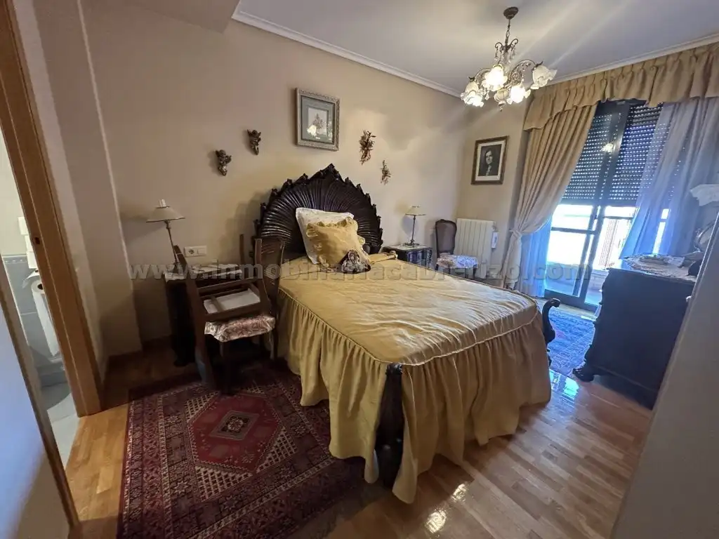 Habitación de Piso en venta en  Logroño con Calefacción, Parquet y Terraza