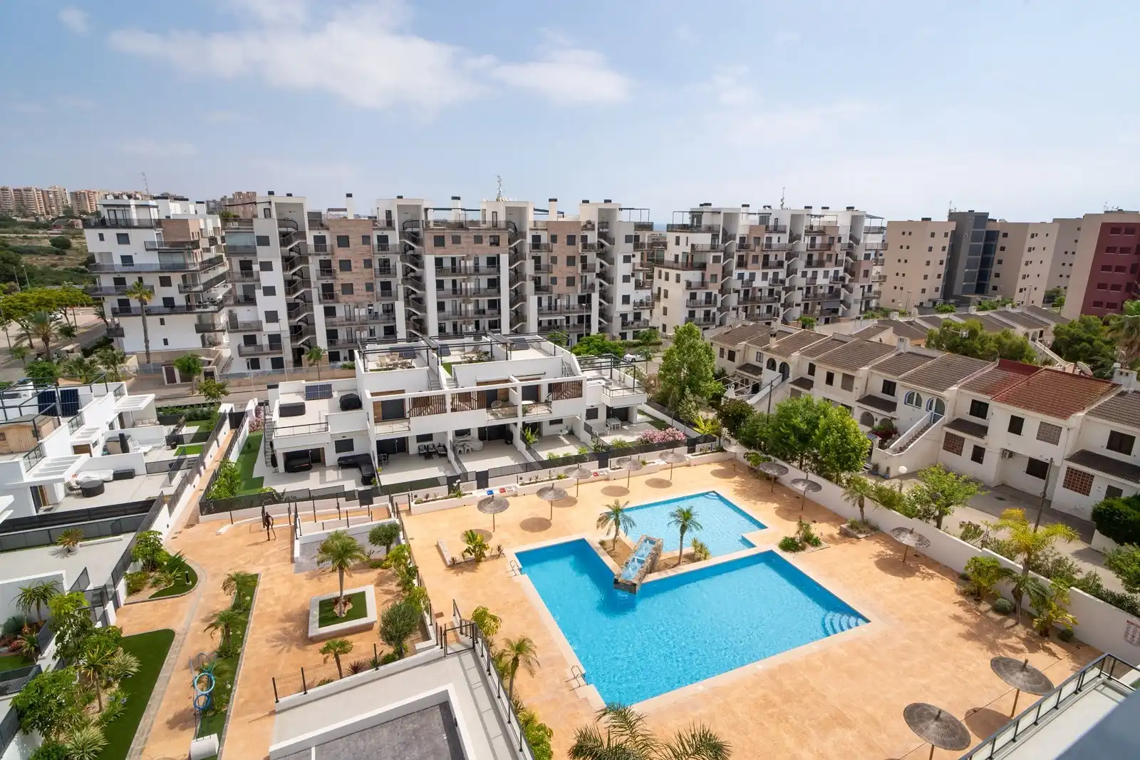 Piscina de Pis en venda en Pilar de la Horadada amb Aire condicionat, Calefacció i Terrassa