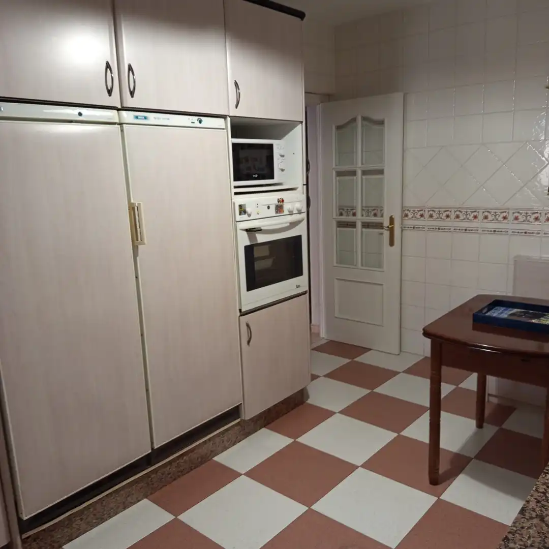 Cuina de Casa adosada en venda en Badajoz amb Aire condicionat, Calefacció i Terrassa