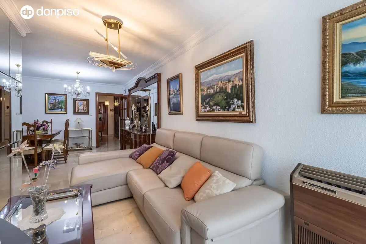 Living room of Flat for sale in Granada
