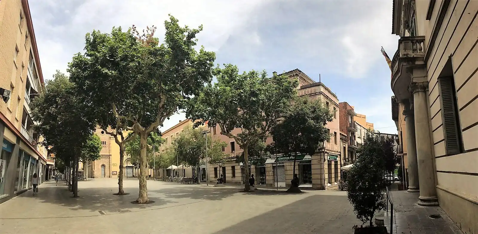 Vista exterior de Casa o xalet en venda en Sant Feliu de Llobregat amb Terrassa i Balcó