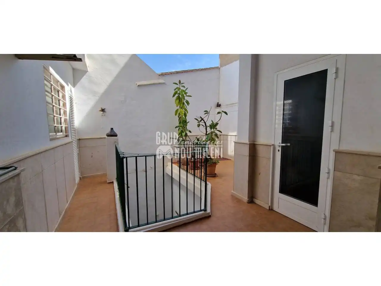 Außenansicht von Wohnung zum Verkauf in Catarroja mit Klimaanlage, Heizung und Parkett