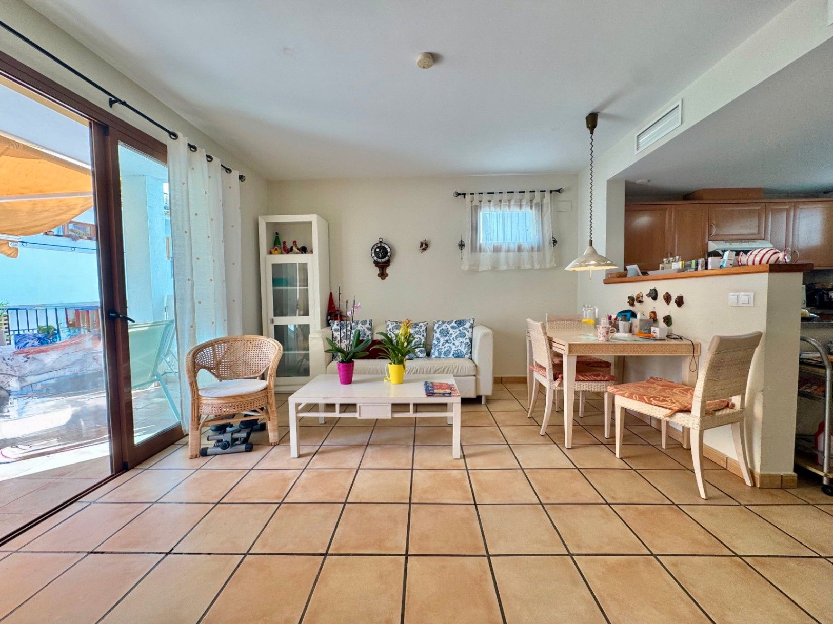 Living room of Flat for sale in L'Alfàs del Pi  with Air Conditioner, Heating and Private garden