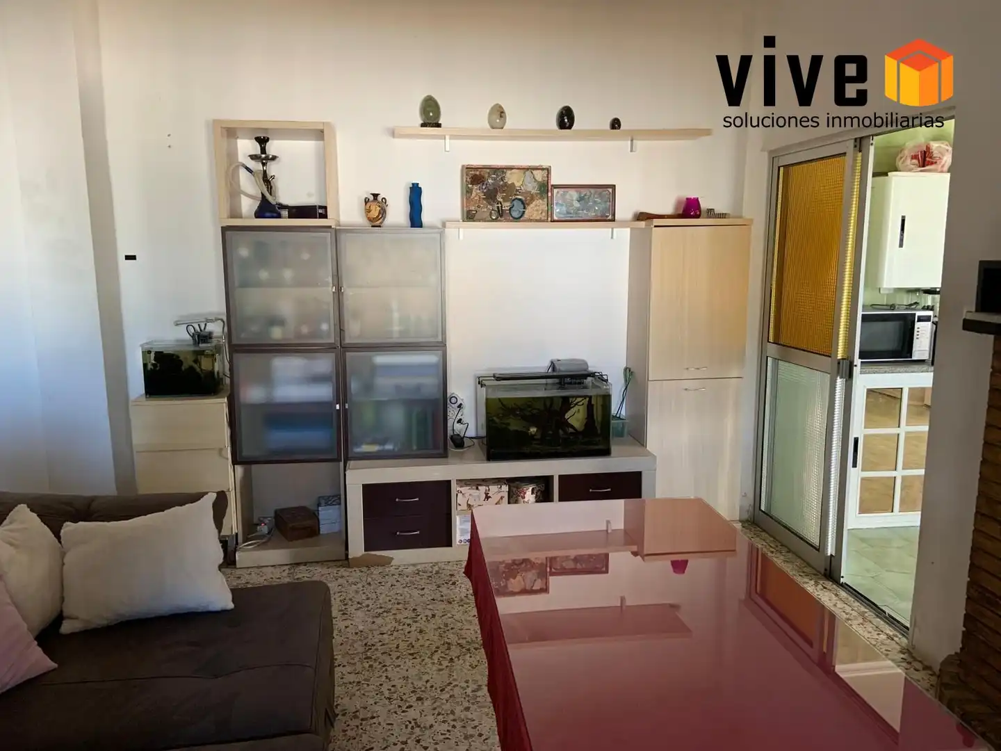 Sala de estar de Casa adosada en venta en Mairena del Aljarafe con Aire acondicionado, Calefacción y Jardín privado