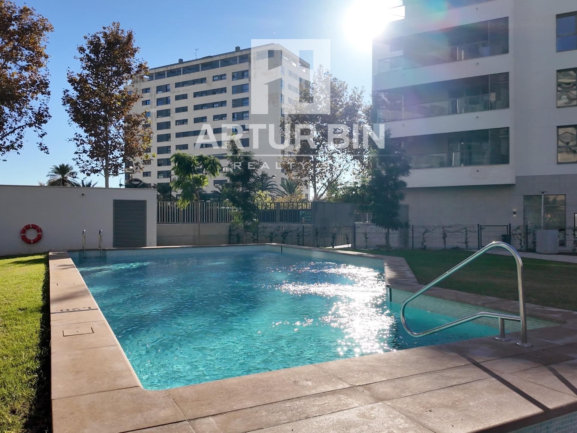 Piscina de Apartament en venda en  Valencia Capital amb Aire condicionat, Terrassa i Piscina comunitària
