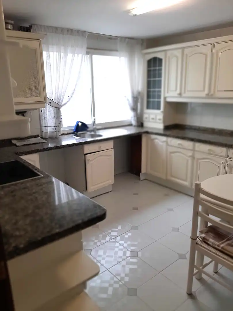 Cocina de Dúplex en venta en Oleiros con Calefacción, Parquet y Terraza