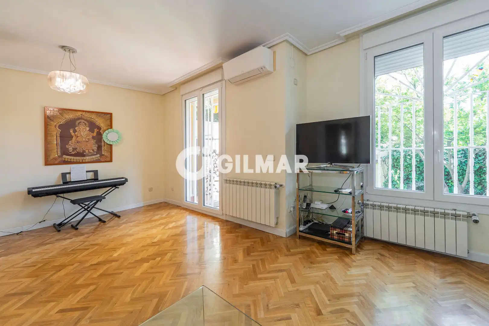 Living room of Detached homes for sale in Madrid  with Heating and Private garden