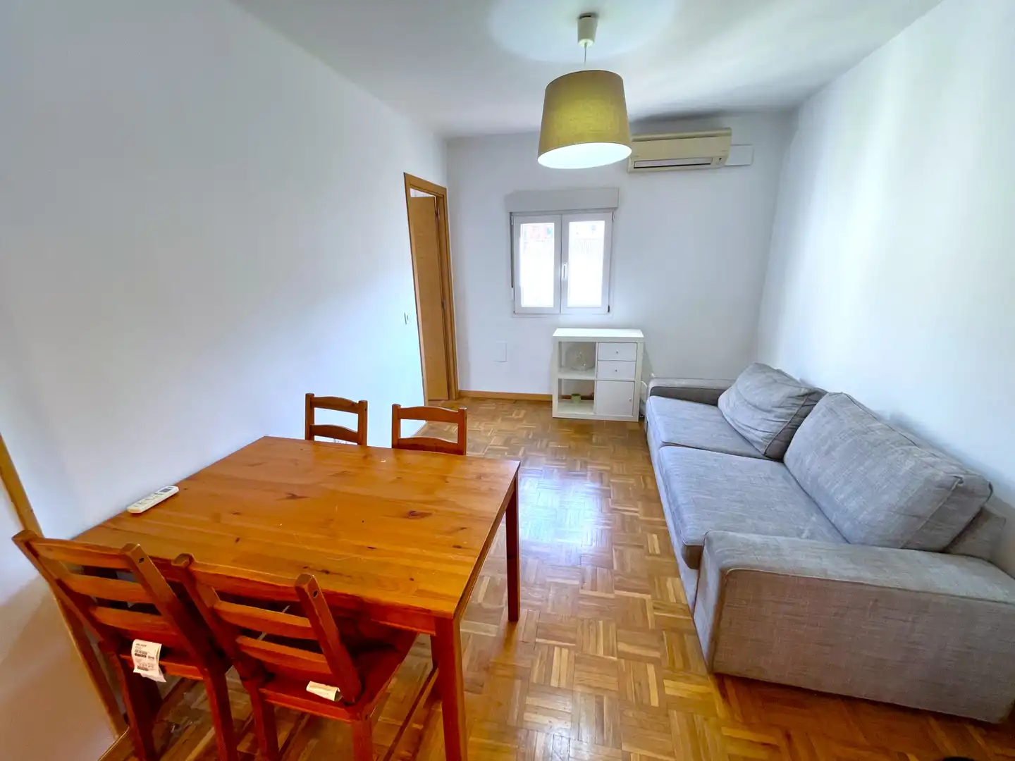 Sala d'estar de Pis en venda en Madrid amb Aire condicionat, Calefacció i Parquet