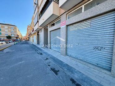 Locale commerciale in affitto a Aspe Centro