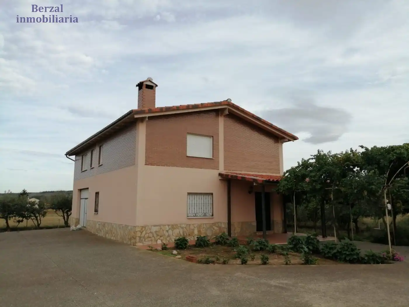 Vista exterior de Finca rústica en venta en Lardero con Calefacción, Jardín privado y Terraza