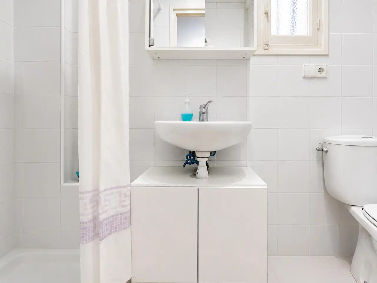 Badezimmer von Erdgeschoss zum Verkauf in Santa Pola mit Terrasse