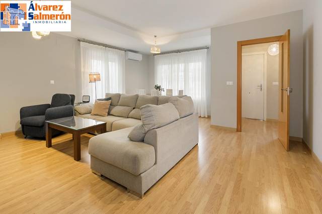 Casa adosada en Venta en  ALMECHICHE en Casco Histórico