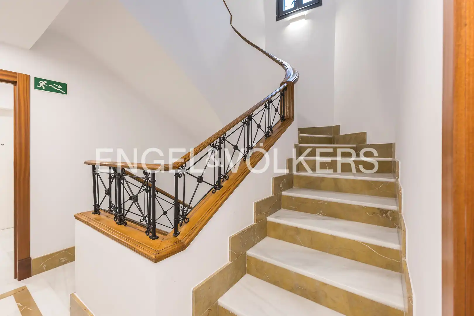 Flat for rent in Evaristo San Miguel, Argüelles
