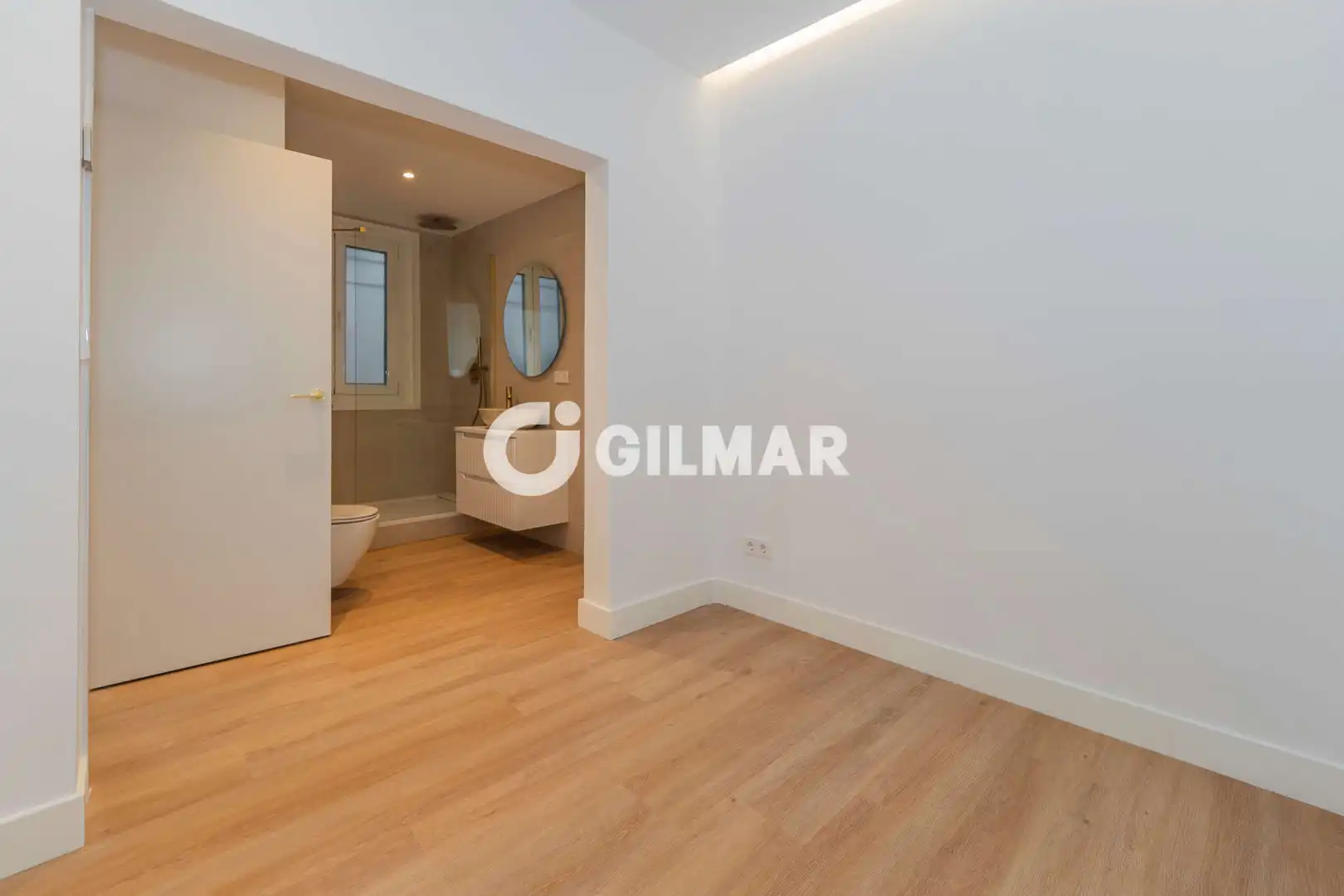 Habitación de Piso en venta en Madrid con Calefacción y Amueblado