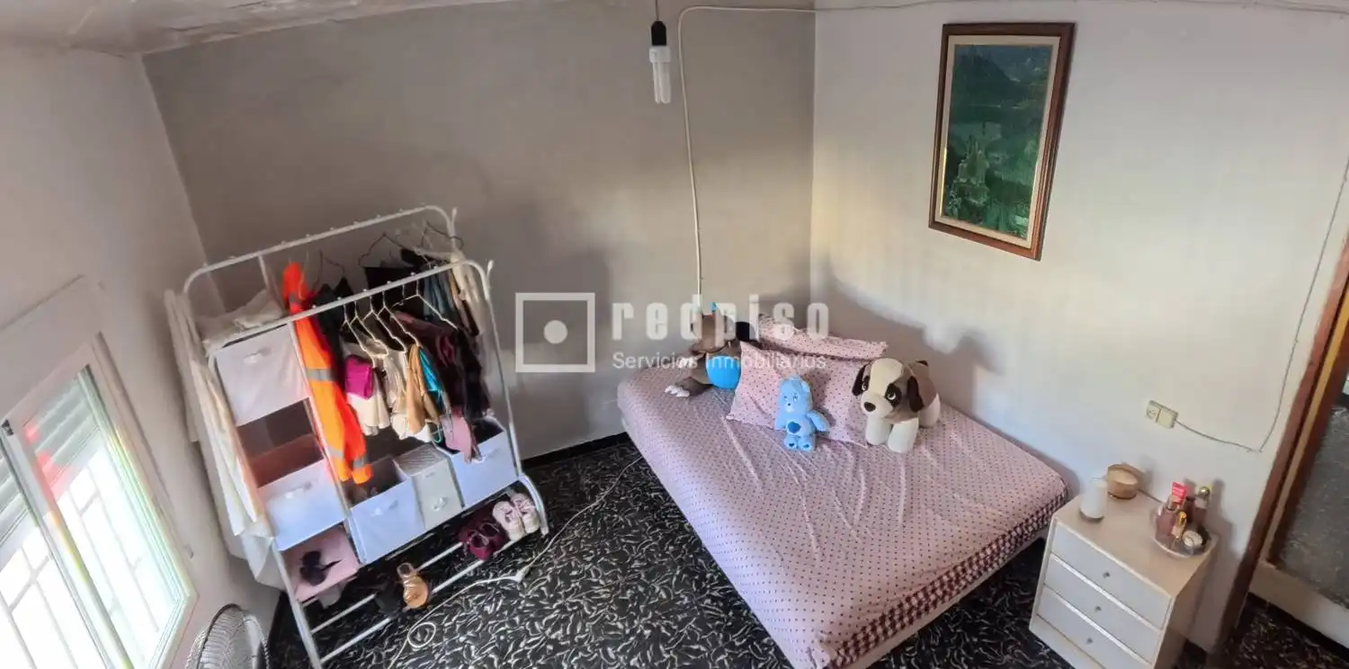 Schlafzimmer von Haus oder Chalet zum Verkauf in Castellón de la Plana / Castelló de la Plana mit Privatgarten und Abstellraum