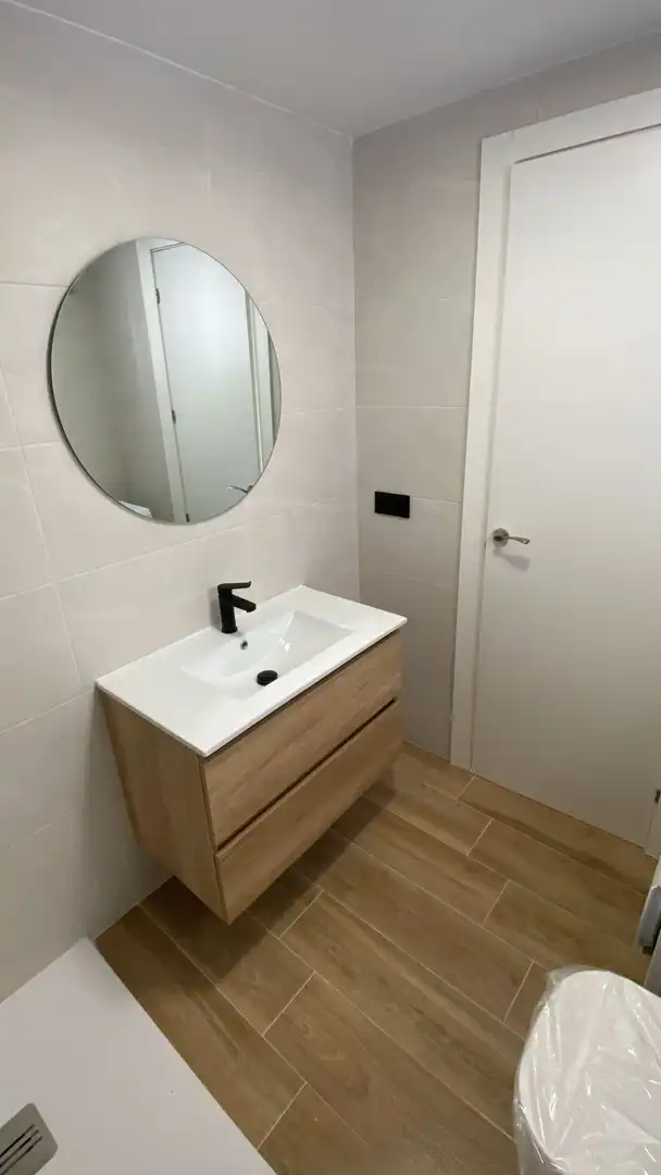 Badezimmer von Wohnungen zum Verkauf in Benalmádena mit Klimaanlage, Heizung und Terrasse