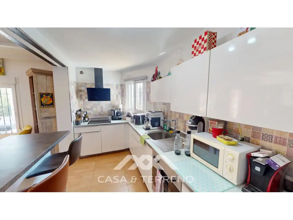 Cuina de Casa o xalet en venda en Arenas amb Aire condicionat, Jardí privat i Terrassa