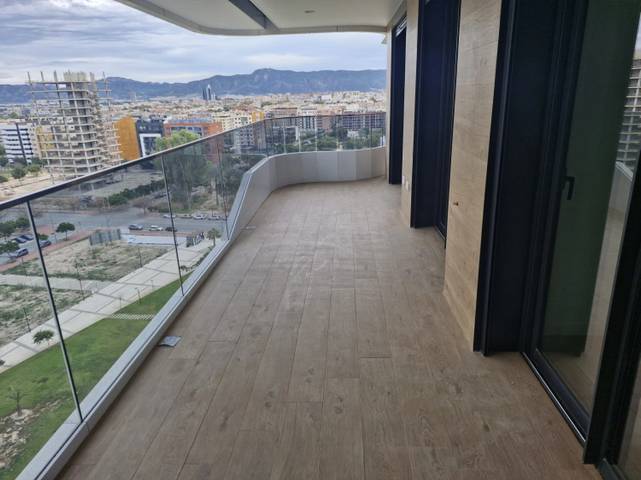 Piso en Alquiler en Juan Carlos I