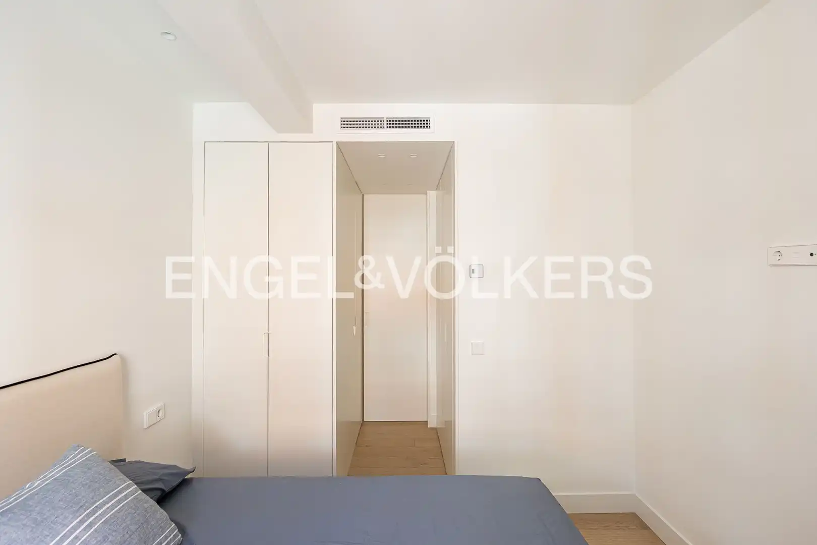 Schlafzimmer von Wohnung zur Miete in Madrid mit Klimaanlage, Heizung und Terrasse
