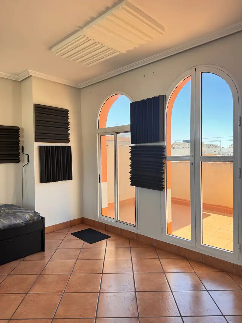 Vista exterior de Casa adosada en venda en Roquetas de Mar amb Aire condicionat, Terrassa i Traster