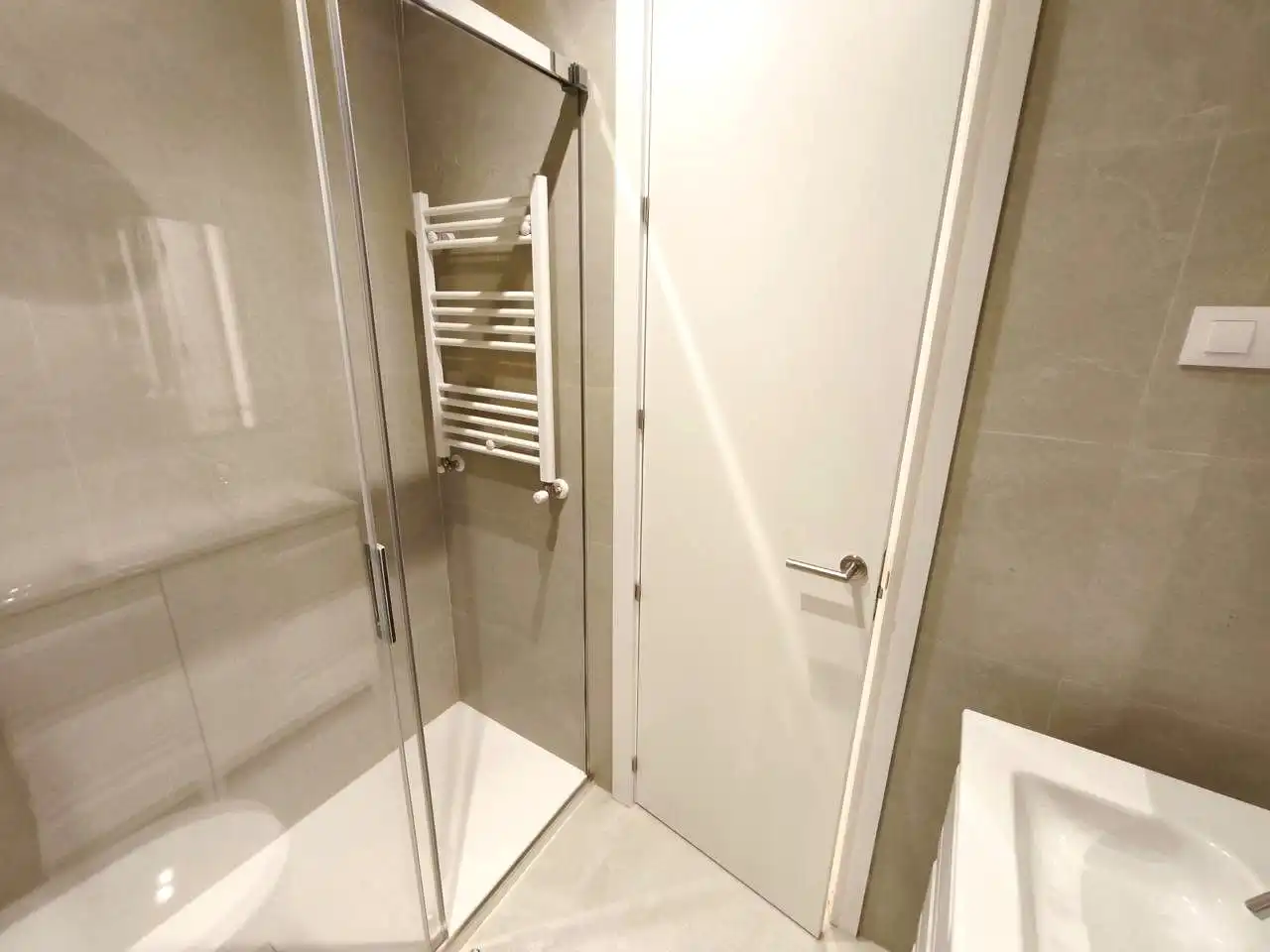 Badezimmer von Wohnung zur Miete in Madrid mit Terrasse