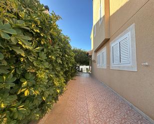 Vista exterior de Casa o xalet de lloguer en Mazarrón amb Jardí privat, Terrassa i Moblat