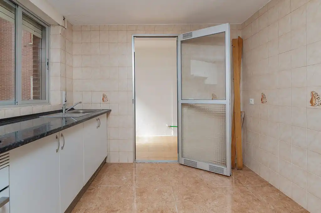 Flat for sale in C/ Argentina , Centro