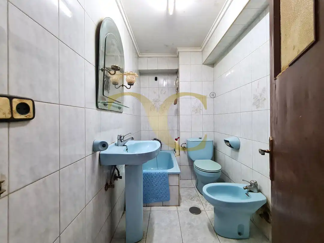 Bathroom of Flat for sale in Gijón   with Heating and Terrace