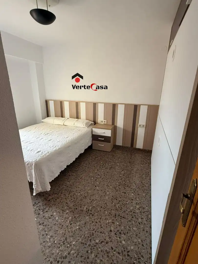 Dormitori de Apartament de lloguer en El Puig de Santa Maria amb Calefacció, Terrassa i Piscina comunitària