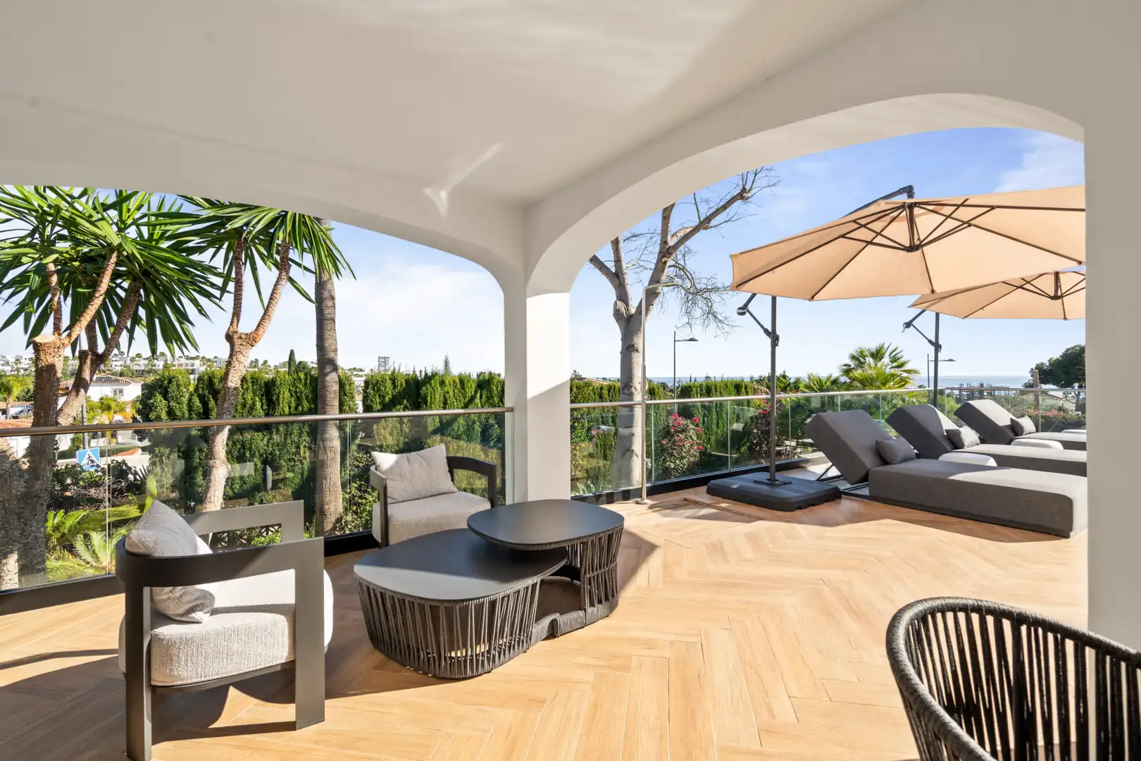 Terrassa de Casa o xalet en venda en Marbella amb Aire condicionat, Calefacció i Jardí privat