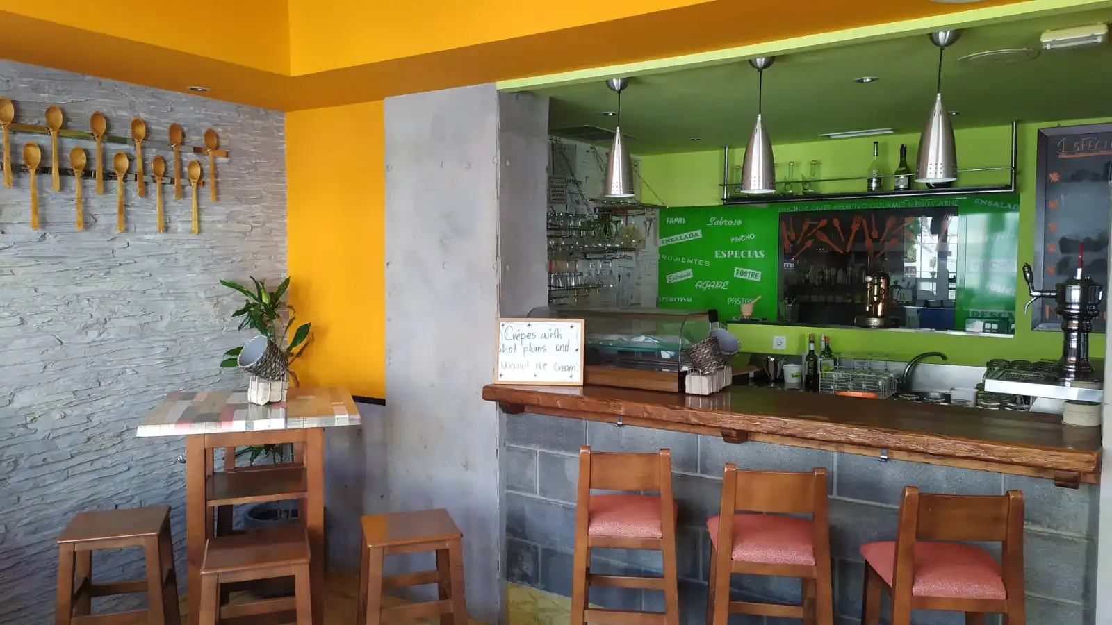 Geschaftsraum zur Miete in Nerja mit Klimaanlage, Heizung und Terrasse