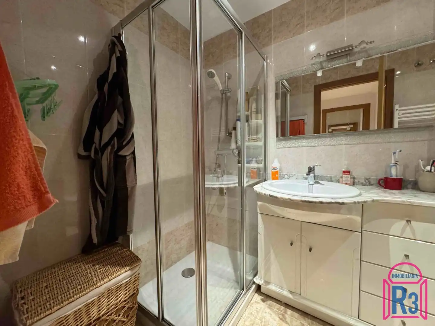 Baño de Piso en venta en León Capital  con Calefacción, Terraza y Trastero