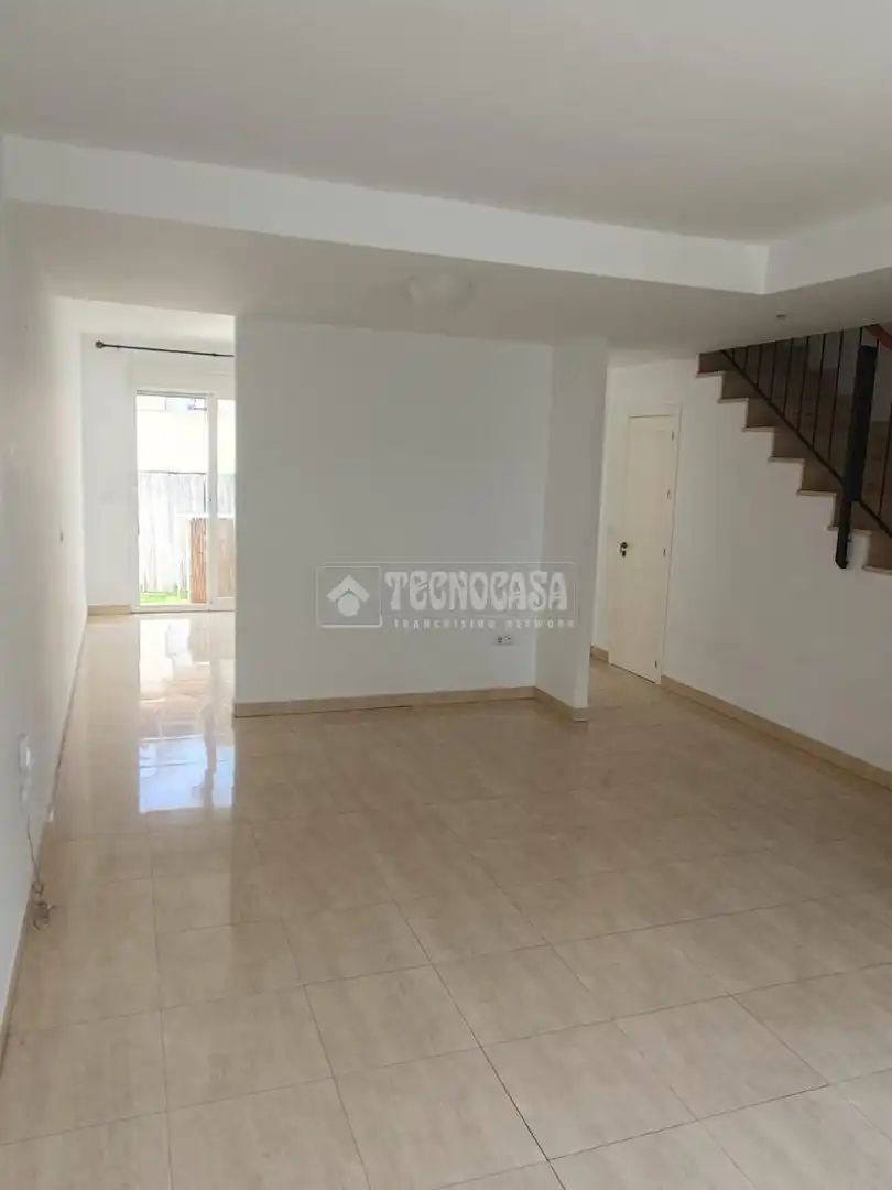 Habitación de Casa adosada en venta en Palomares del Río con Aire acondicionado