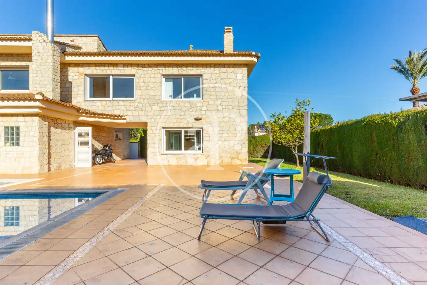 Vista exterior de Casa o chalet en venta en Serra con Aire acondicionado, Calefacción y Jardín privado