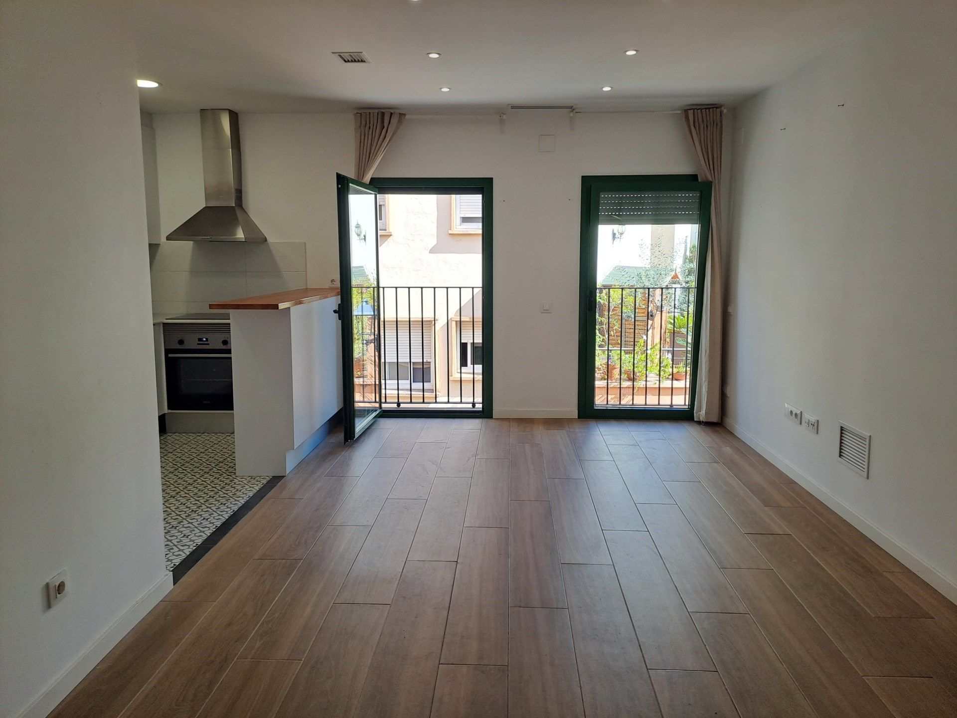 Exterior view of Duplex for sale in Sant Cugat del Vallès  with Air Conditioner, Heating and Storage room