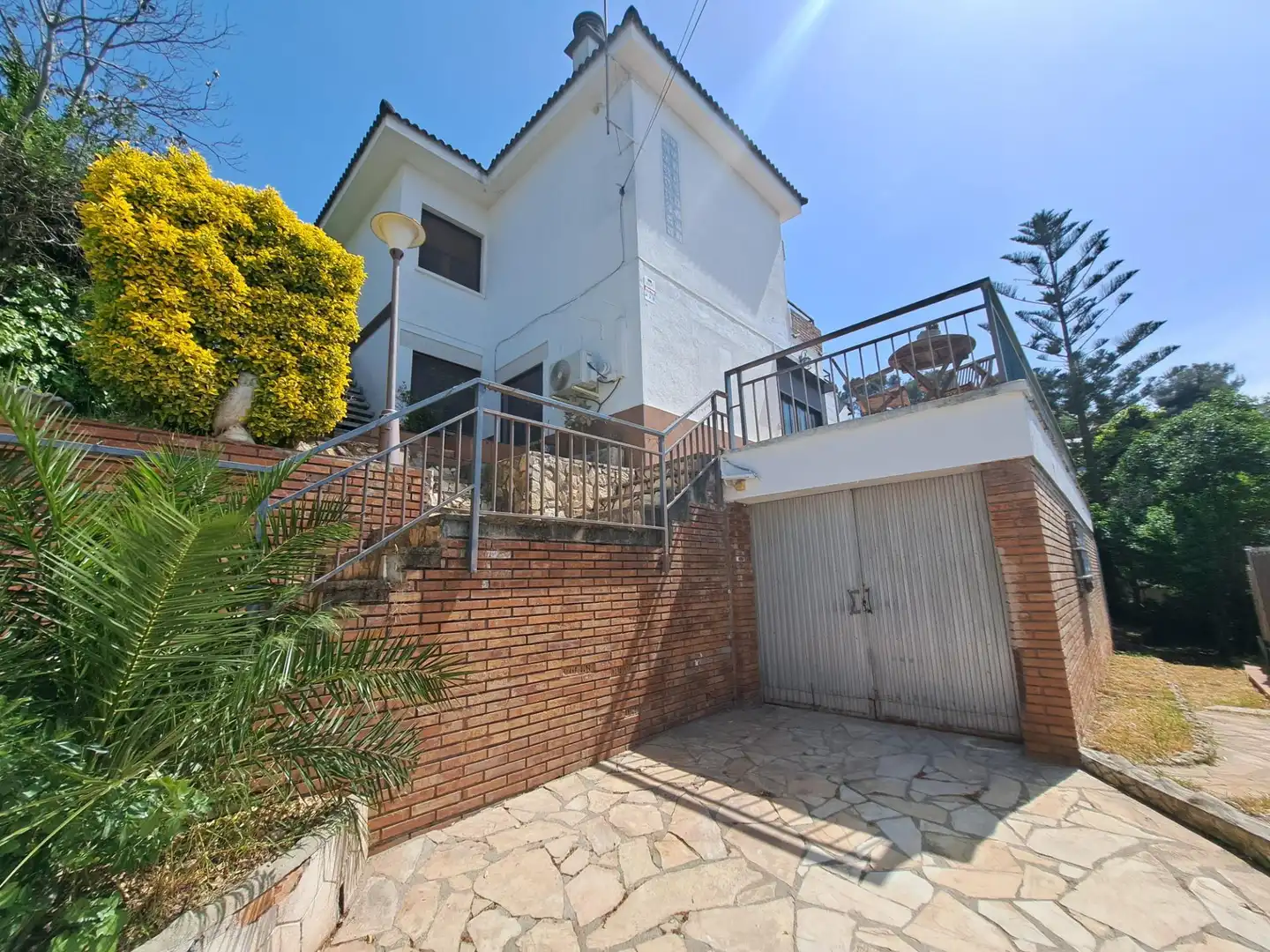 Vista exterior de Casa o xalet en venda en Castellví de Rosanes amb Calefacció