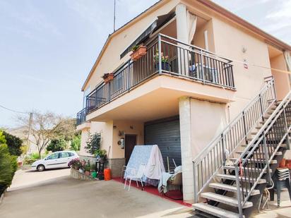 Vista exterior de Casa o xalet en venda en Monistrol de Calders amb Aire condicionat, Calefacció i Jardí privat