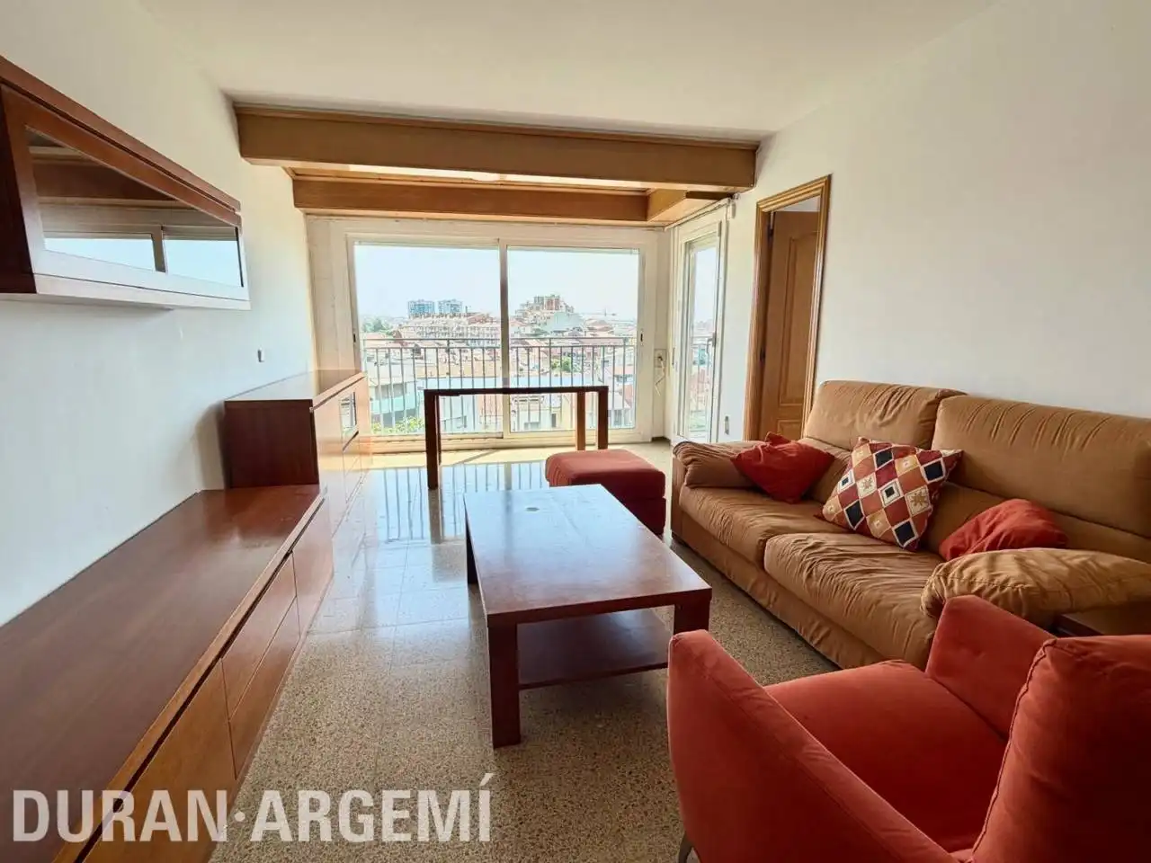 Wohnzimmer von Dachboden zum Verkauf in Terrassa mit Möbliert und Balkon