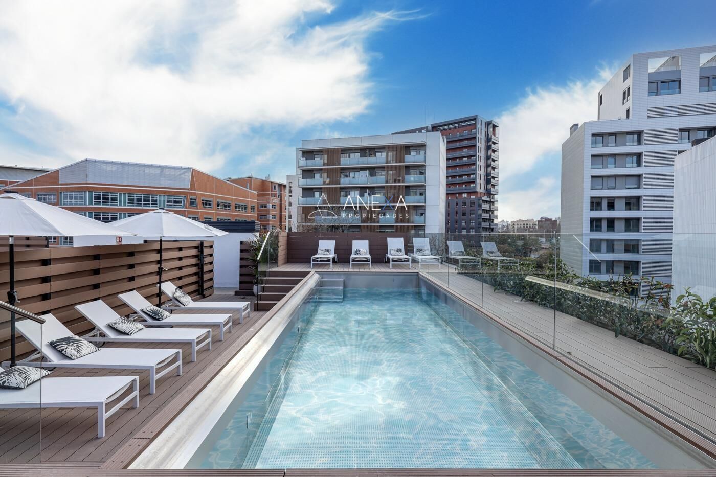 Swimming pool of Loft for sale in  Barcelona Capital  with Air Conditioner, Heating and Private garden