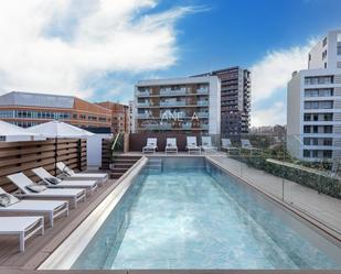 Piscina de Loft en venda en  Barcelona Capital amb Aire condicionat, Calefacció i Jardí privat