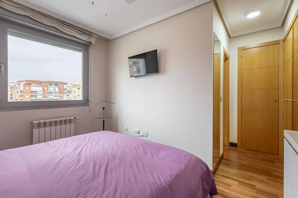 Bedroom of Flat for sale in Granada  with Air Conditioner and Storage room