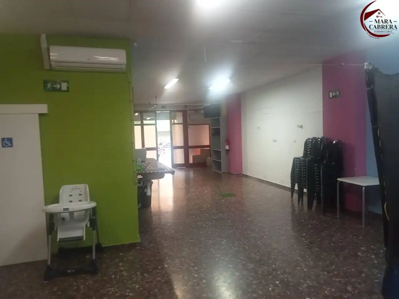 Local comercial en venta en Calle plus ultra 40