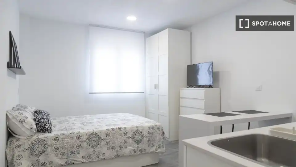 Habitación de Piso de alquiler en Madrid con Aire acondicionado, Calefacción y Amueblado