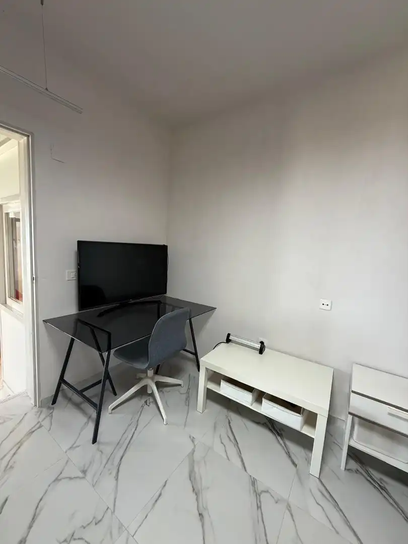 Dormitori de Apartament de lloguer en El Rosario amb Terrassa i Moblat