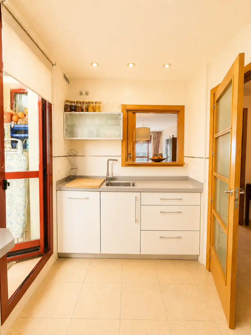 Kitchen of Flat for sale in Sevilla  with Air Conditioner and Community pool