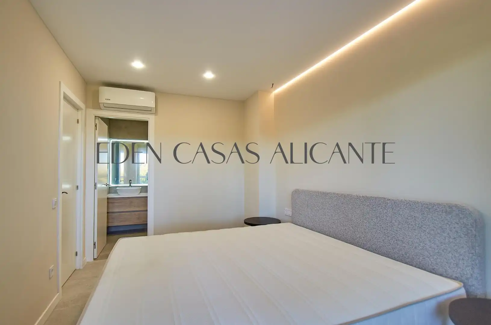 Piso con terraza en venta en Avenida PINTOR FERNANDO SORIA, imagen 16