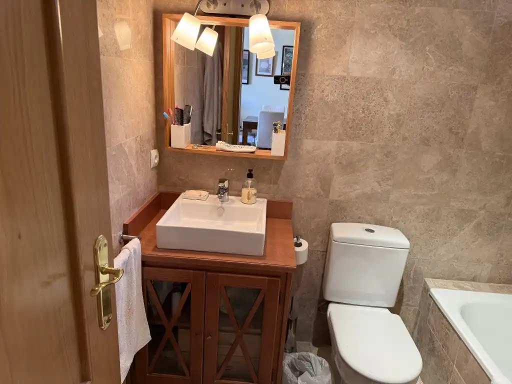 Bany de Apartament en venda en Sierra Nevada amb Piscina