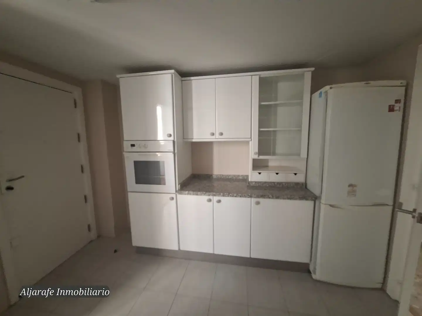 Kitchen of Flat for sale in Sevilla  with Air Conditioner, Heating and Private garden