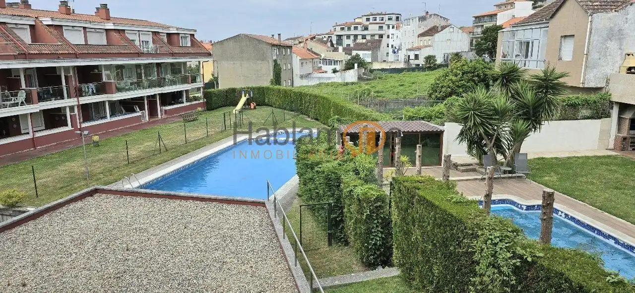 Piscina de Piso en venta en Vilagarcía de Arousa con Calefacción, Terraza y Trastero