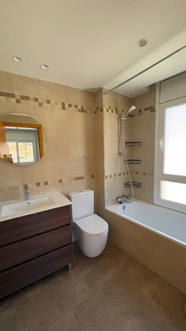 Badezimmer von Maisonette zum Verkauf in Vallgorguina mit Klimaanlage, Heizung und Parkett